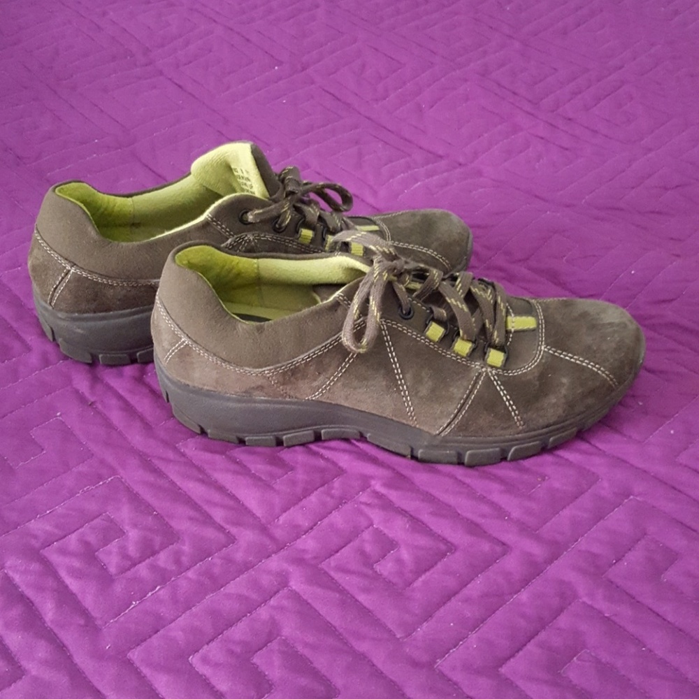 Clark's In Motion Olive Suede Walking Shoes